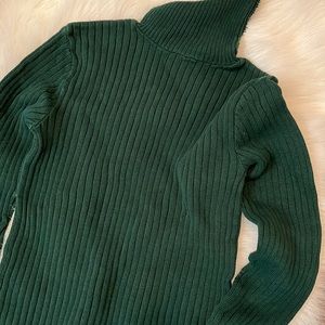 Hunter green turtle neck top